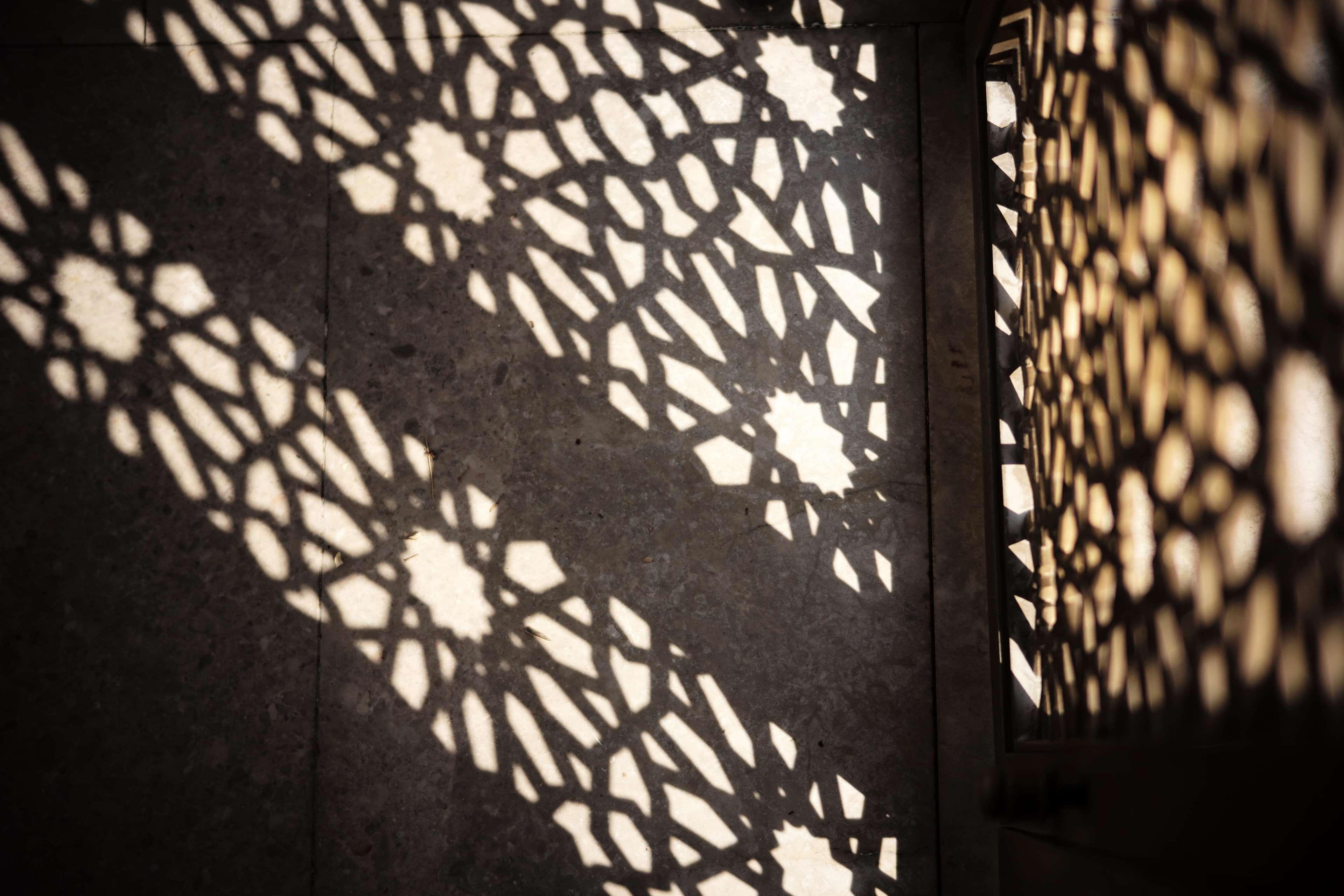 Park Hyatt Doha Hotel Kültér fotó Shadow of a window